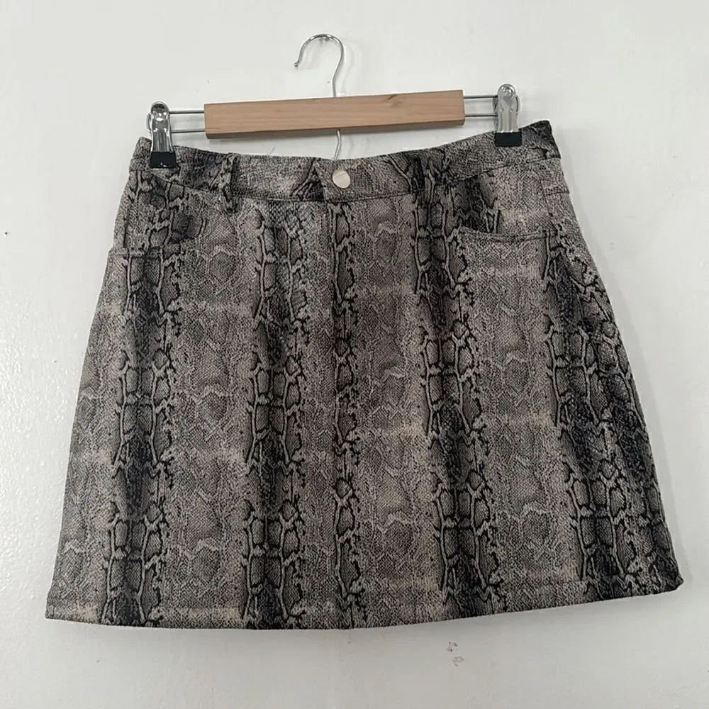 HYFVE sneak print skirt NWT